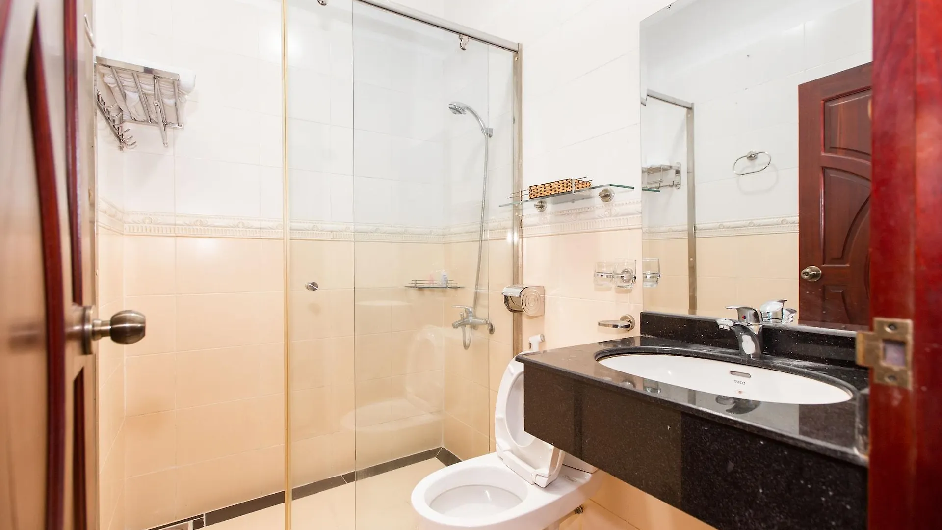 Hoa De Nhat Hotel- San Bay Tan Son Nhat Ho Chi Minh City